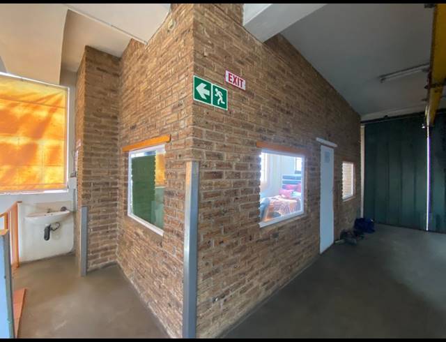 340M² WAREHOUSE TO LET IN NEWLANDS